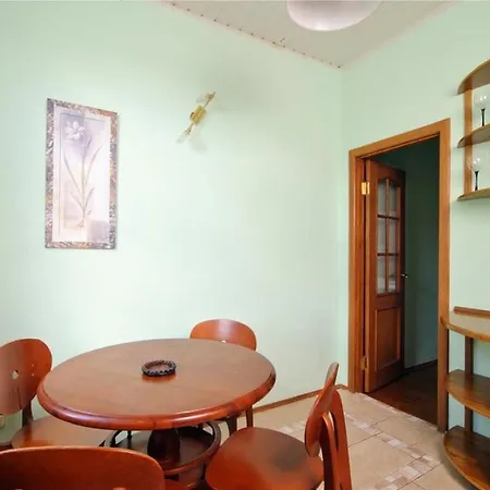 Apartament Nezavisomosti 44 *