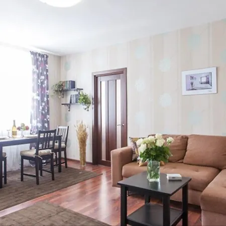 Apartments Nezavisomosti 44 *